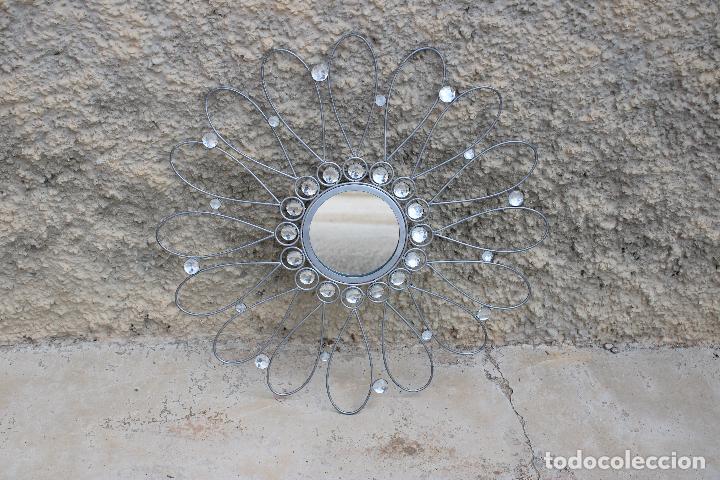 Antig&uuml;edades: espejo sol metalico - Foto 1