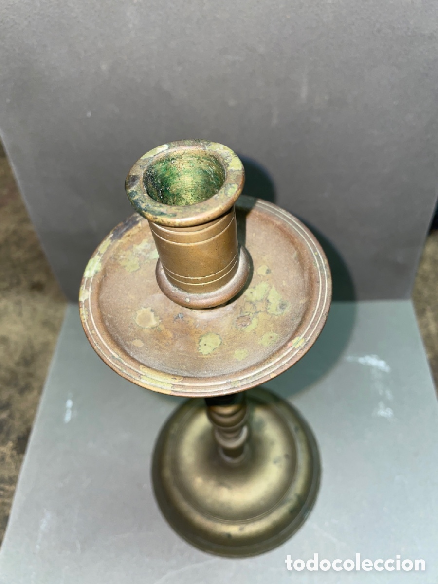 Antig&uuml;edades: Candelabro de bronce del siglo xviii - Foto 3