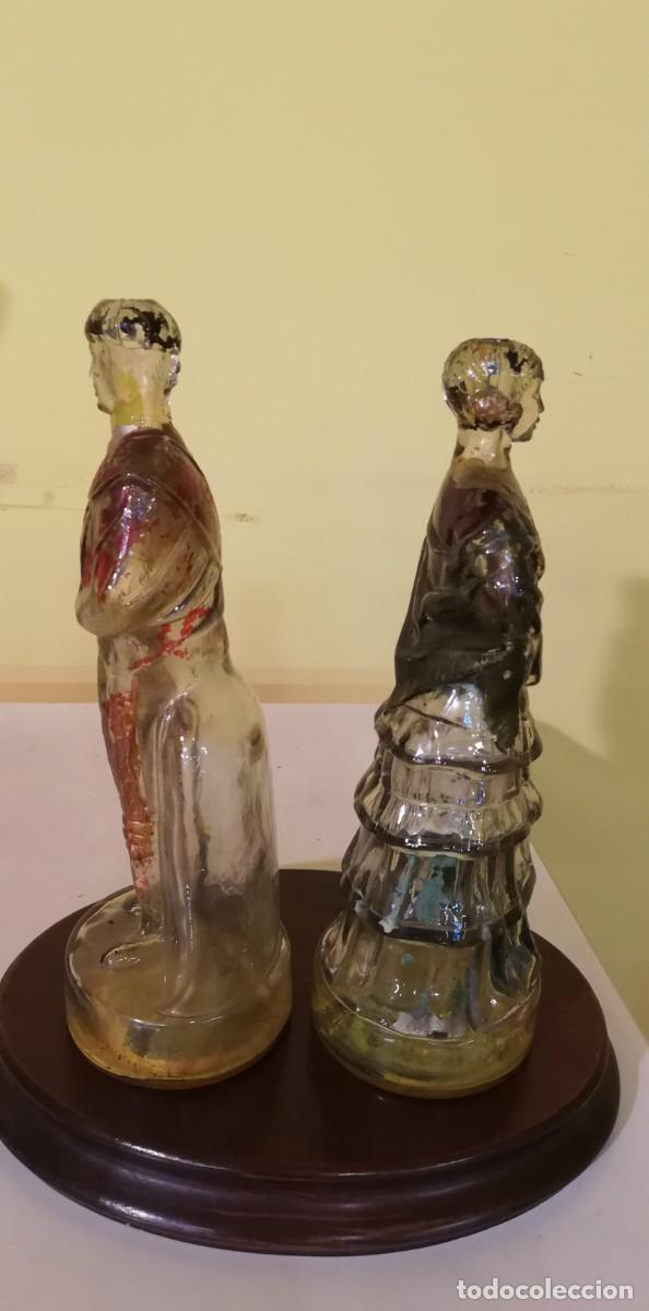 Antig&uuml;edades: PAREJA DE BOTELLAS TORERO Y DAMA. CRISTAL - Foto 5