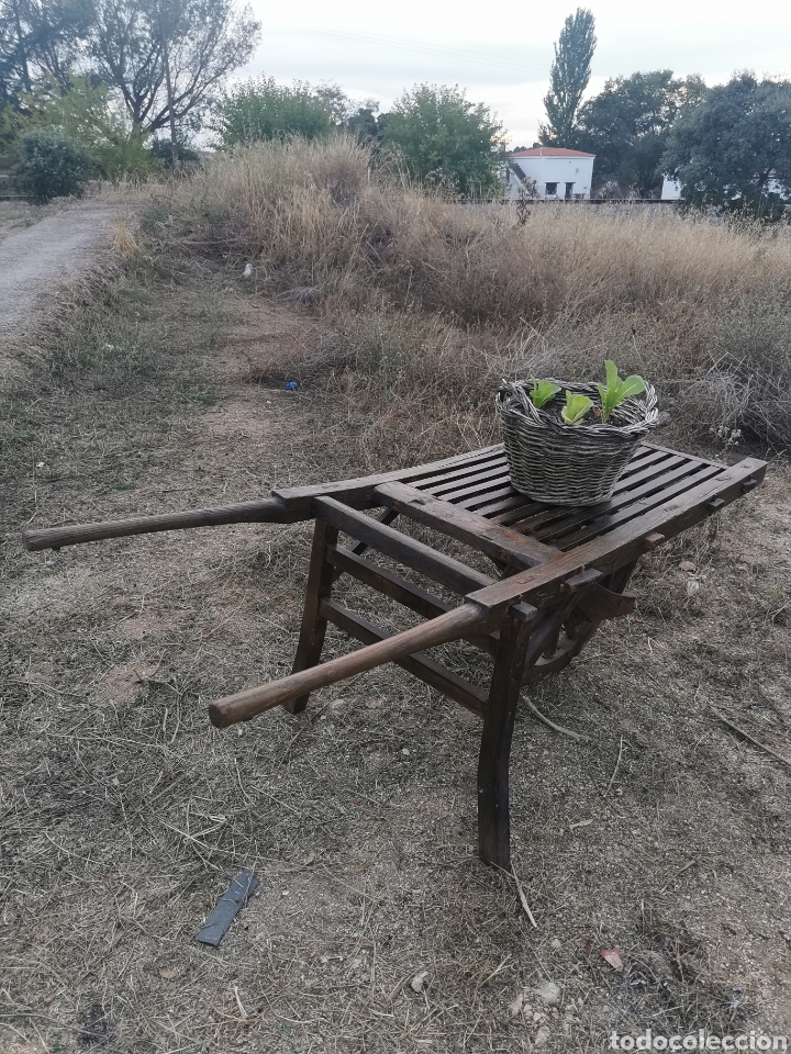 Antig&uuml;edades: Carretilla antigua de madera. - Foto 2