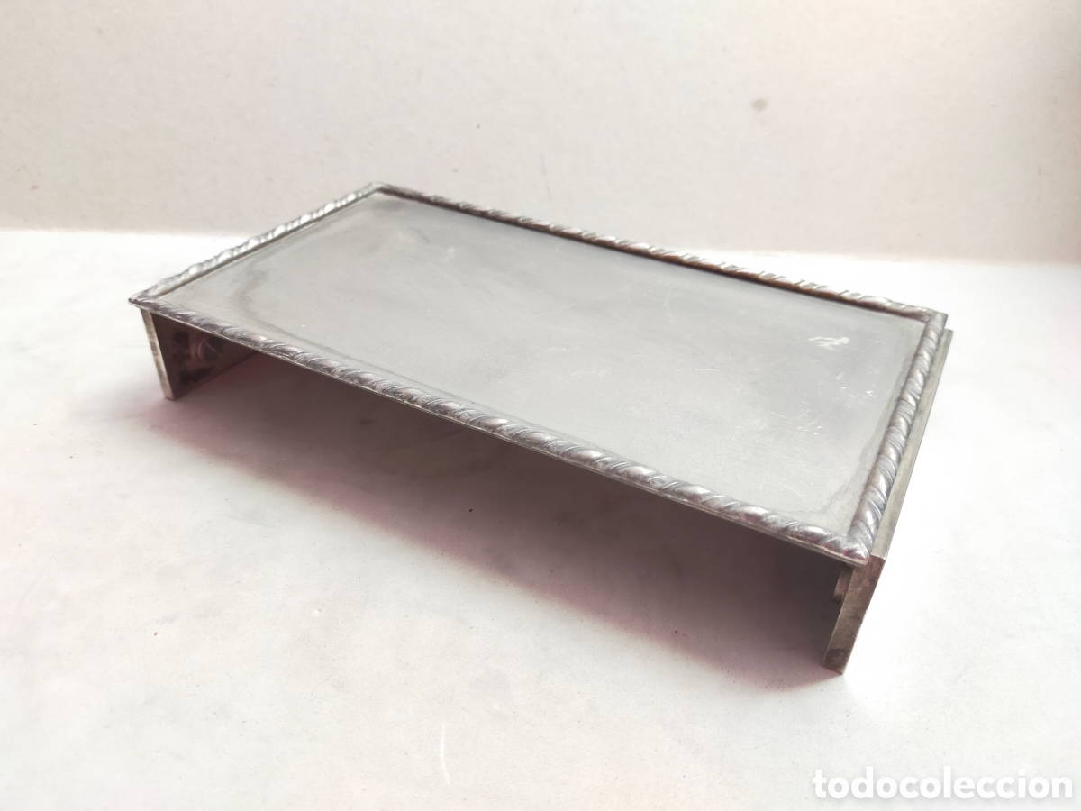 Antig&uuml;edades: CAJA PEANA DE METAL PLATEADO CON BASE RECTANGULAR. - Foto 1