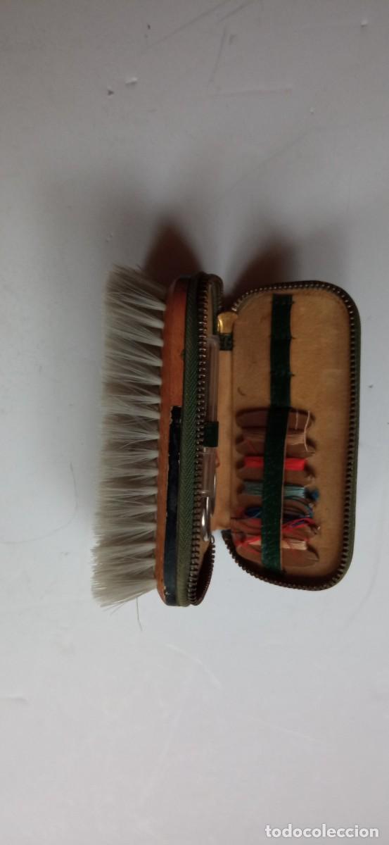 Antig&uuml;edades: COSTURERO VINTAGE CON CEPILLO - Foto 2