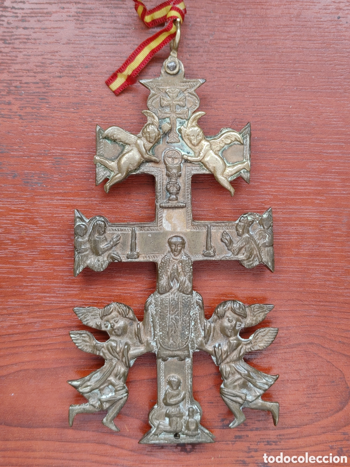 Antig&uuml;edades: Cruz de Caravaca en bronce. - Foto 2
