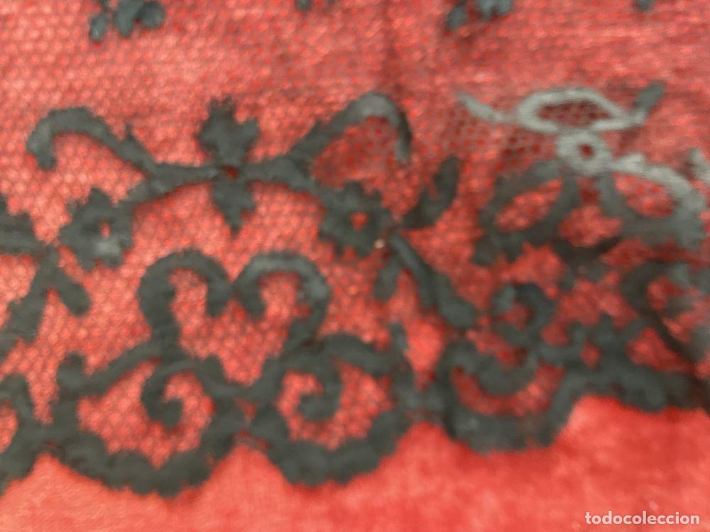Antig&uuml;edades: MANTILLA RECTANGULAR. BORDADA A MANO. ESPA&Ntilde;A. SIGLO XIX - Foto 13