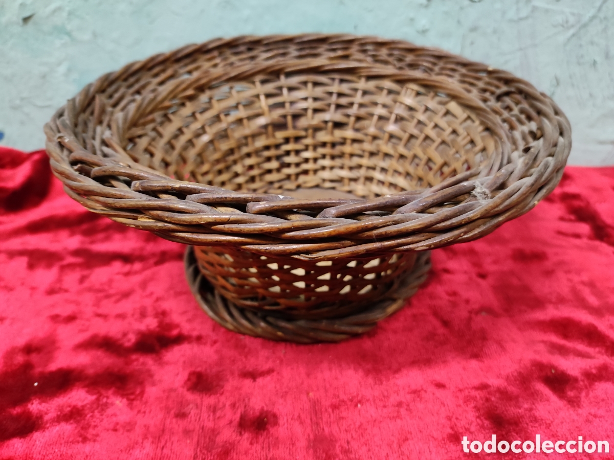 Antig&uuml;edades: Cesta antigua de mimbre - Foto 1