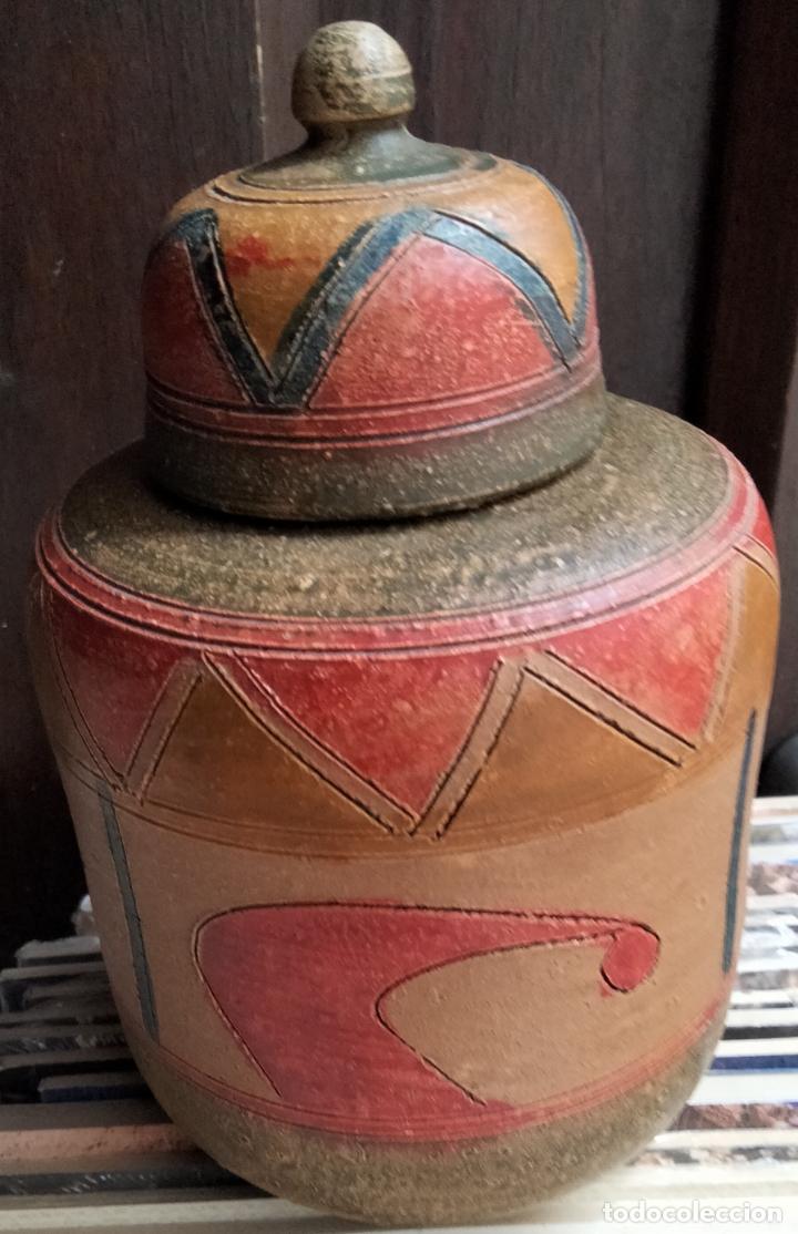 Antig&uuml;edades: Recipiente de barro con tapadera - Foto 1