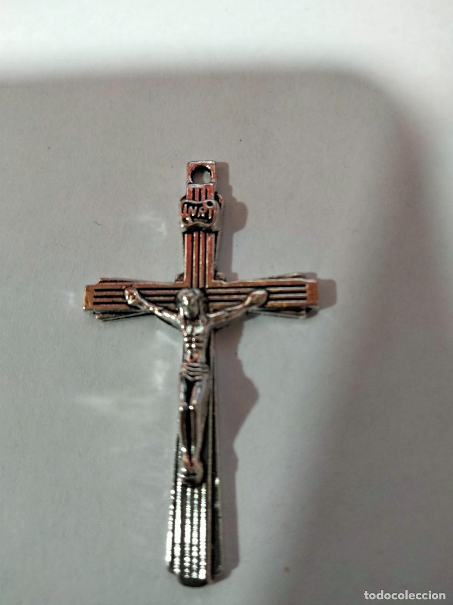 Antig&uuml;edades: Crucifico de metal - Foto 2
