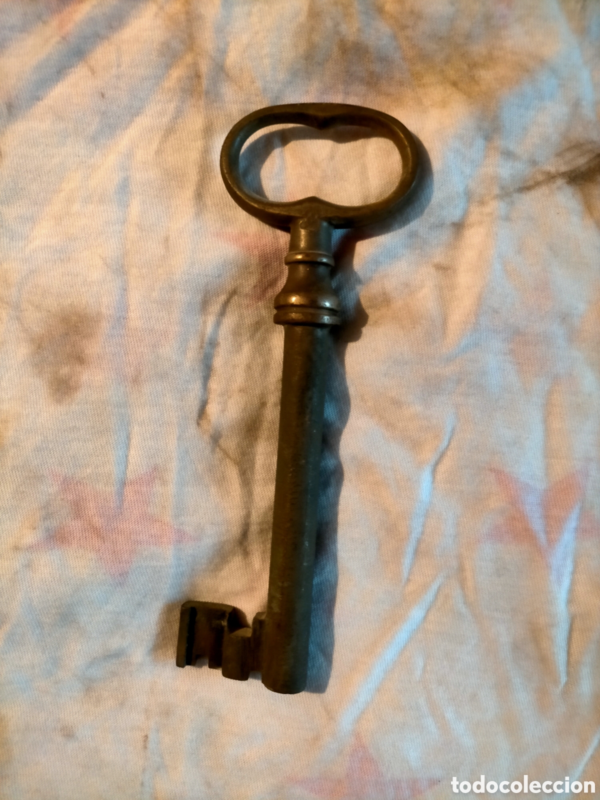 Antig&uuml;edades: Llave antiguo de bronce hueca - Foto 4