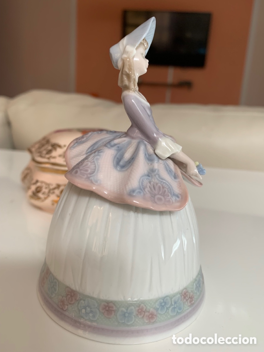 Antig&uuml;edades: Lladr&oacute;. Campana Dama de Primavera. - Foto 3