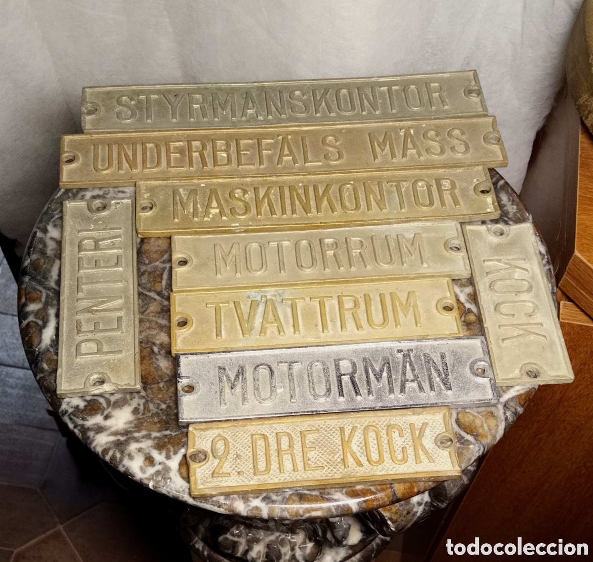Antiguidades: antiguas placas puerta de tren o barco met&aacute;licas. Idioma Sueco