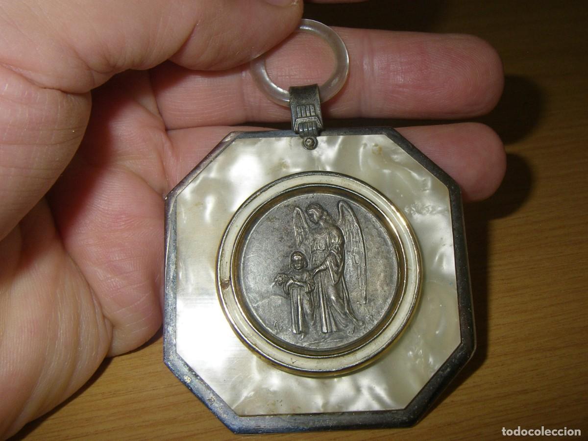 Antig&uuml;edades: Medalla de cuna, angel de la guarda. - Foto 1