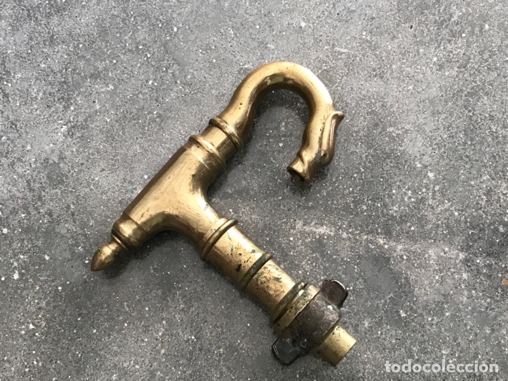 Antiques: Grifo antiguo forma animal. Zoomorfo