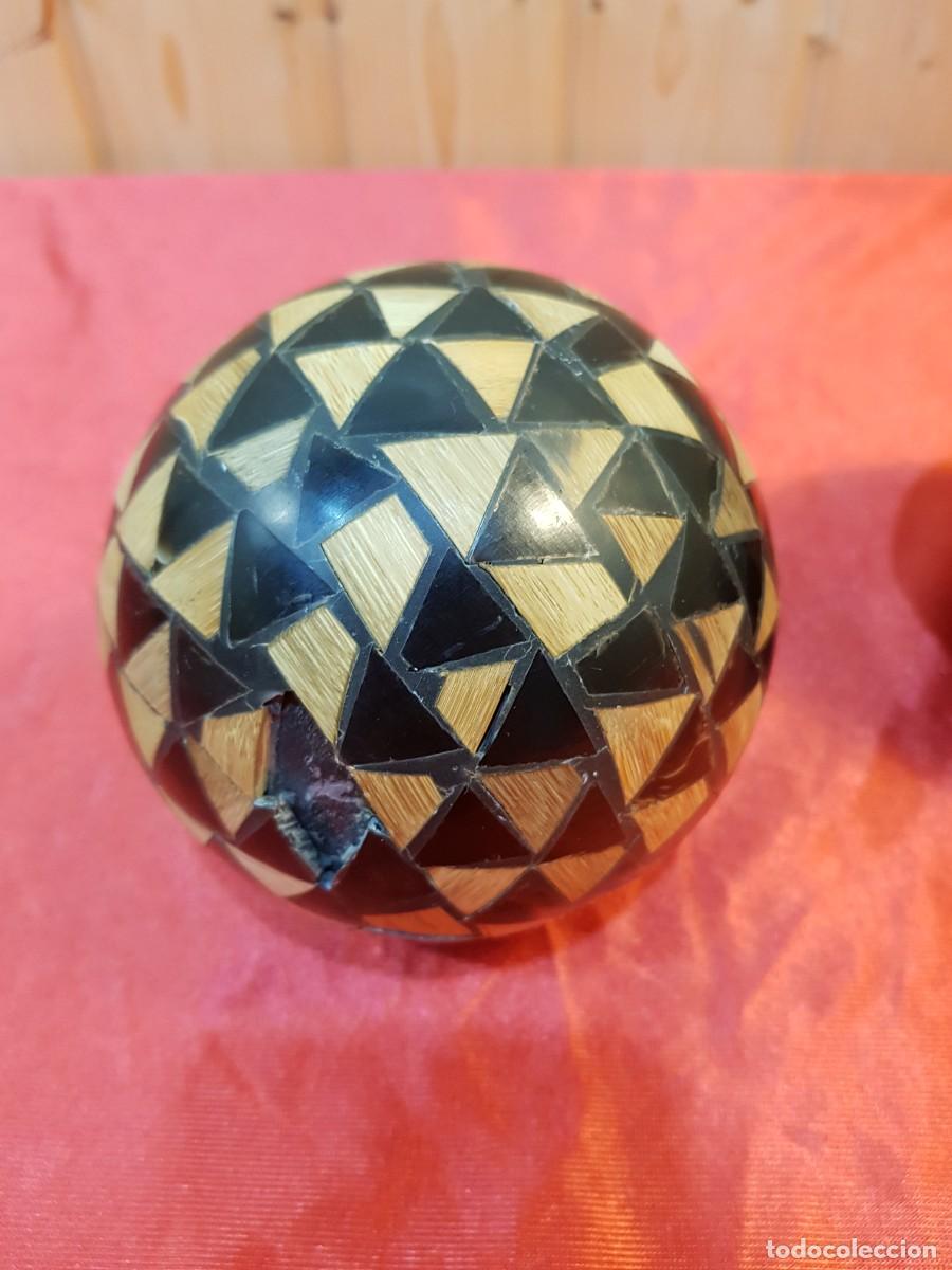 Antig&uuml;edades: -BOLAS MADERA MARQUETERIA Y NACAR - Foto 3