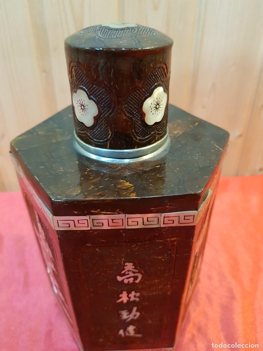 Antig&uuml;edades: BOTELLA TERMO ASIATICA MADERA Y NACAR - Foto 8