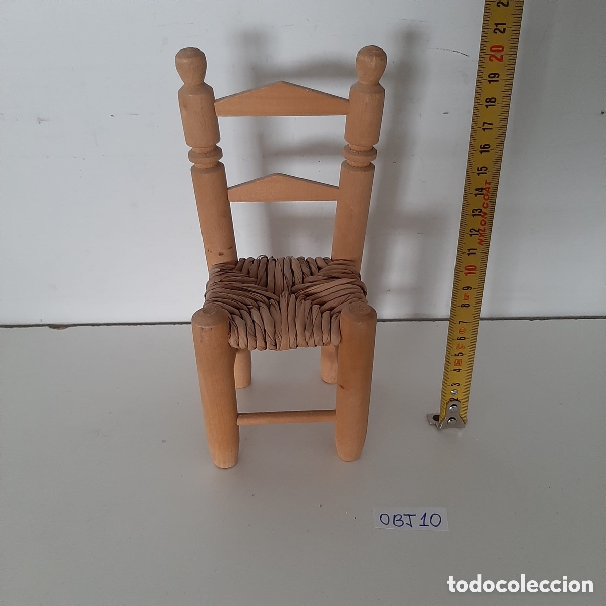Antig&uuml;edades: Silla de madera miniatura - Foto 2
