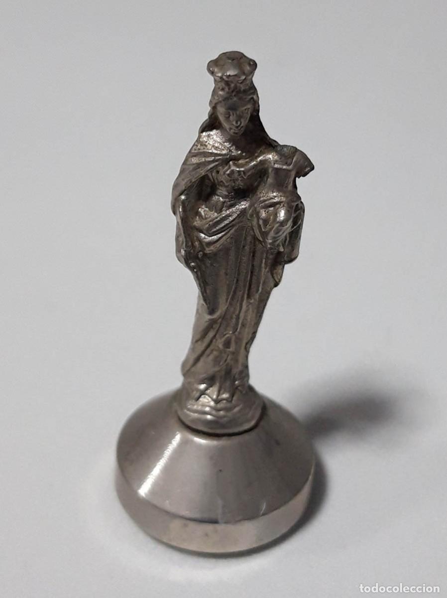 Antig&uuml;edades: Mar&iacute;a Auxiliadora, 5 cm con im&aacute;n en la base - Foto 2