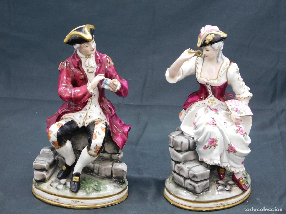 Antig&uuml;edades: Pareja de porcelanas - Foto 1