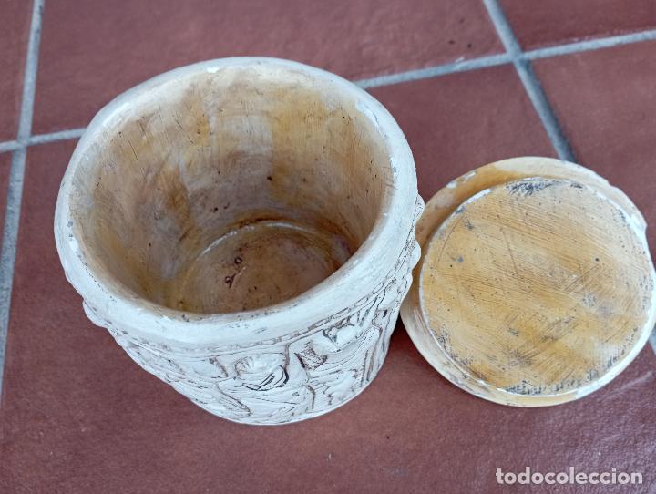 Antig&uuml;edades: TARRO BOTE TABACO RELIEVE ESCENA. - Foto 3