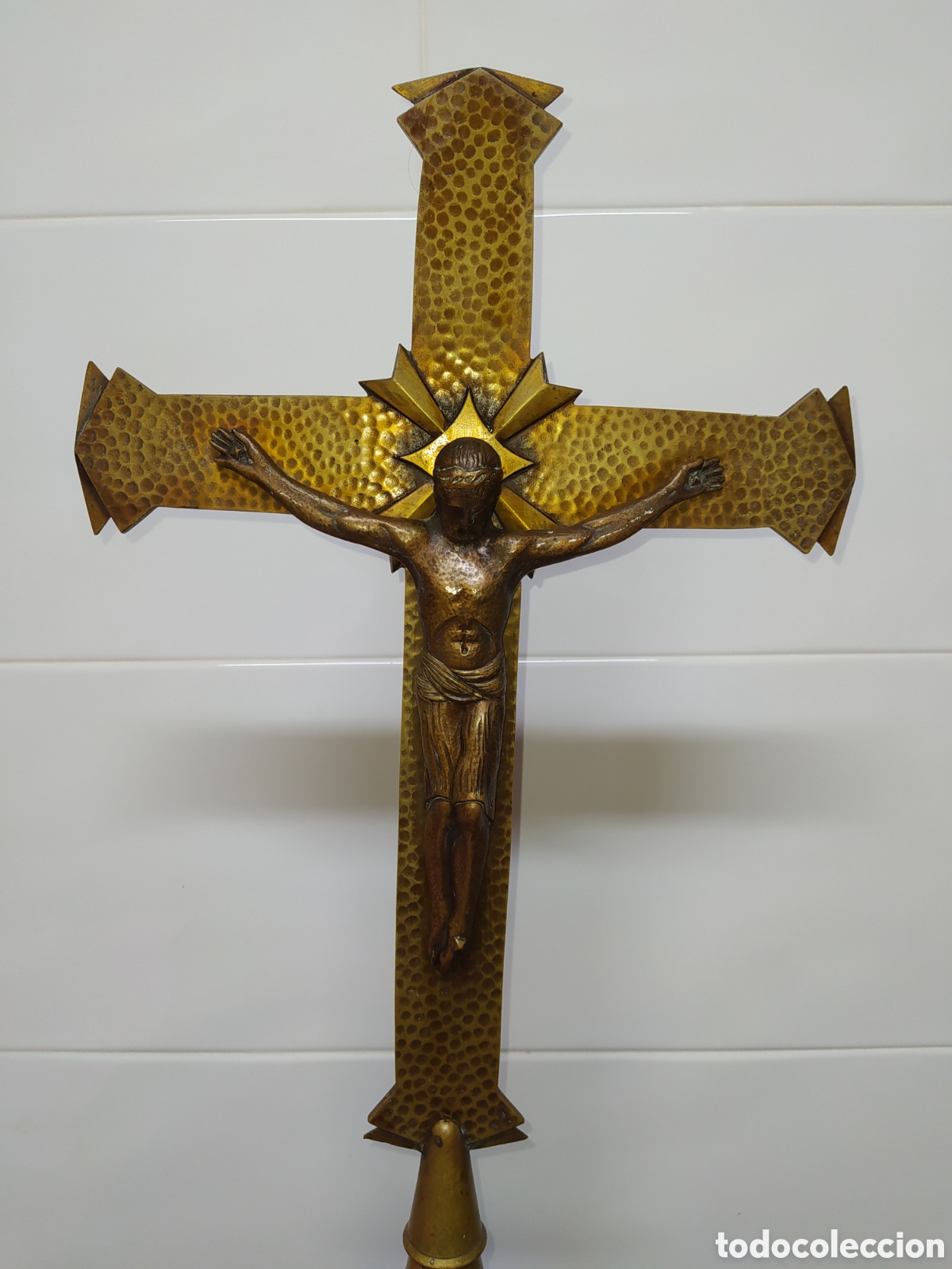 Antig&uuml;edades: CRUCIFIJO DE ALTAR BRONCE 72 cm. - Foto 3