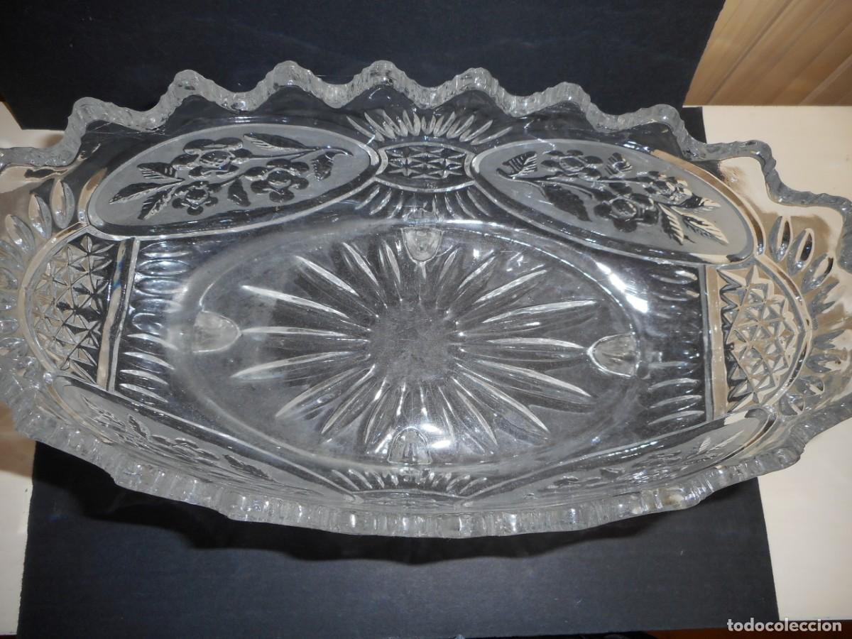 Antig&uuml;edades: Frutero de cristal tallado / Centro de mesa - Foto 2