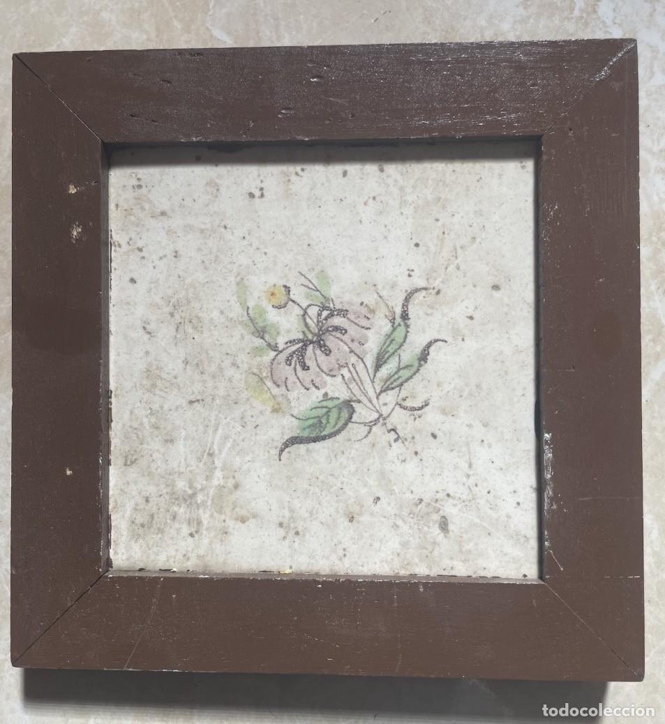 Antig&uuml;edades: Azulejo valenciano flor s XIX - Foto 1