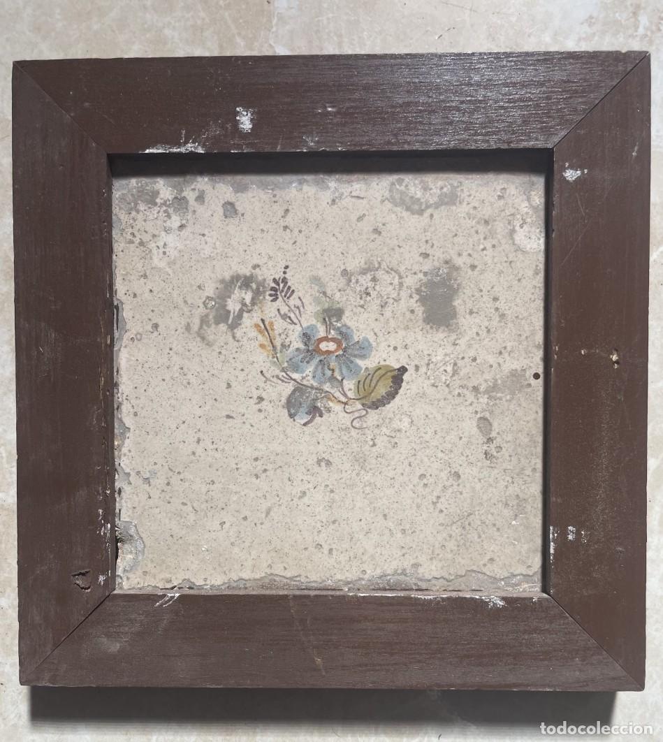 Antig&uuml;edades: Azulejo valenciano flor s XIX - Foto 1