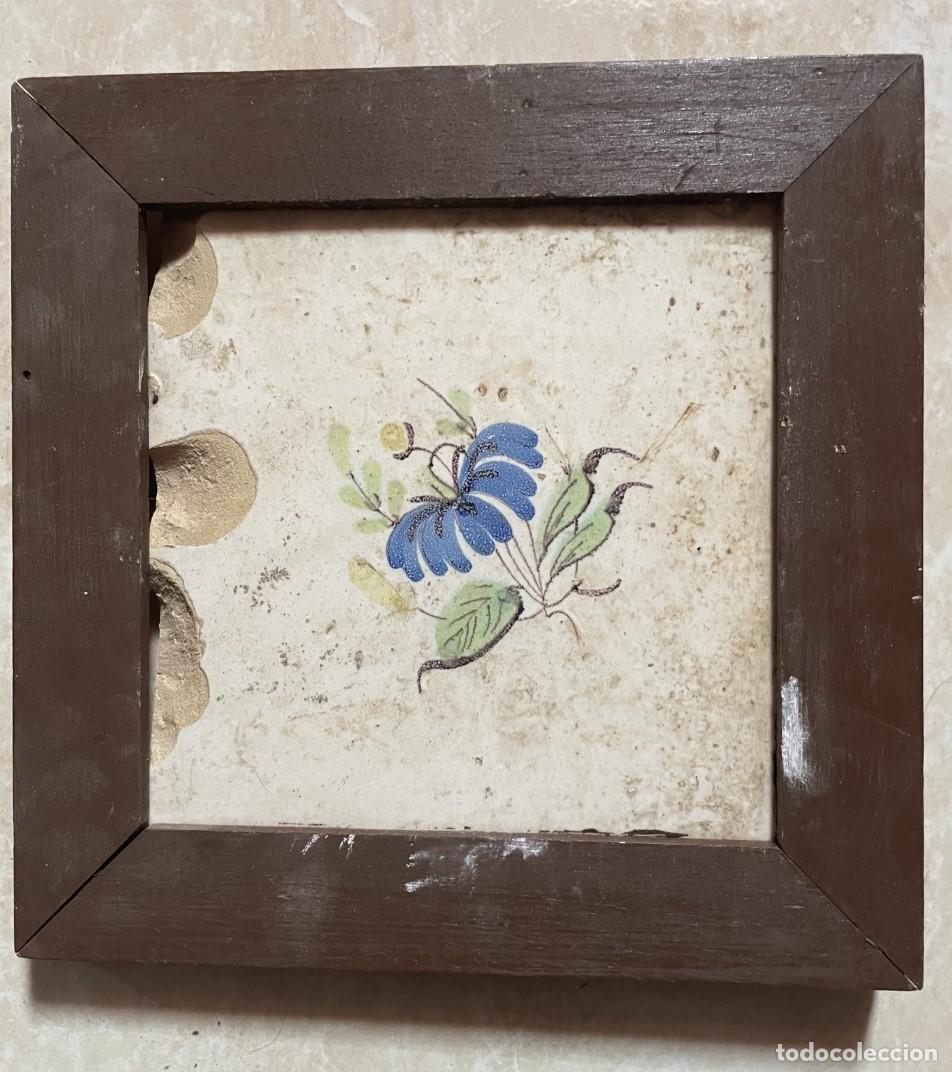 Antig&uuml;edades: Azulejo valenciano flor s XIX - Foto 1