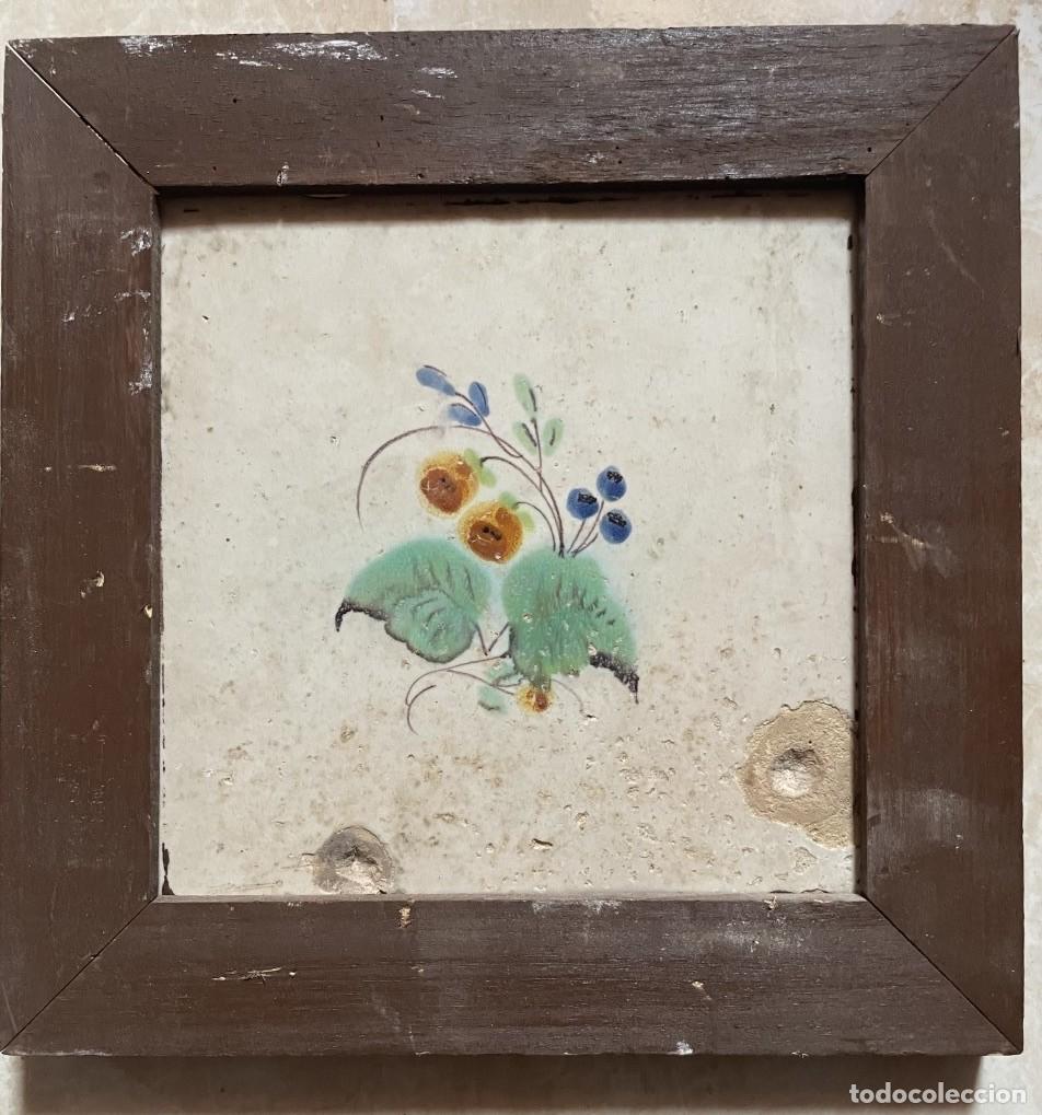 Antig&uuml;edades: Azulejo valenciano flor s XIX - Foto 1