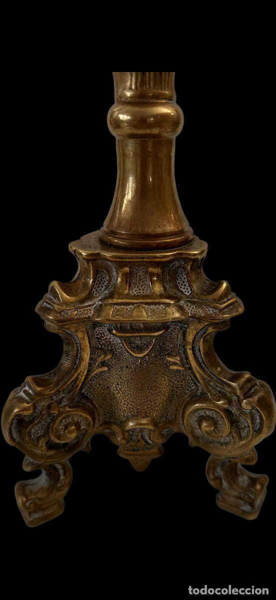 Antig&uuml;edades: CANDELABRO DE BRONCE ESTILO BARROCO - Foto 2