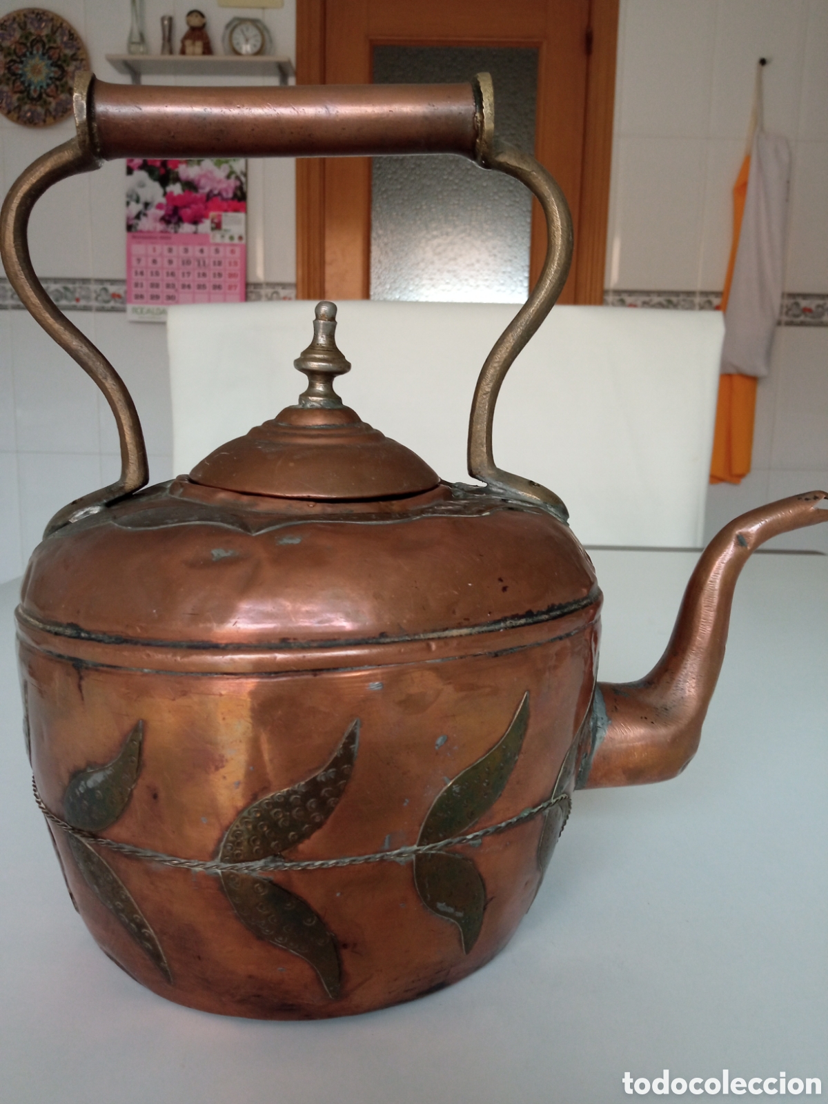 Antig&uuml;edades: Antigua tetera inglesa de cobre y bronce - Foto 1