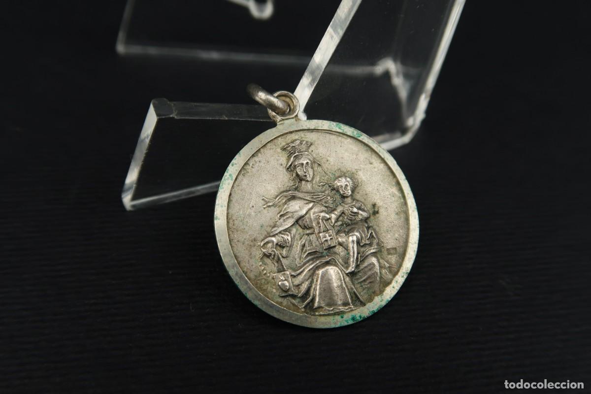 Antig&uuml;edades: Antigua Medalla Religiosa de Plata - Foto 2