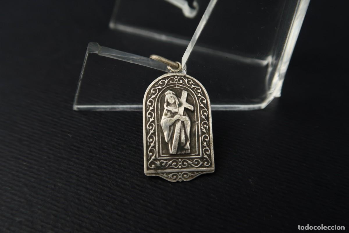 Antig&uuml;edades: Antigua Medalla Religiosa de Plata - Foto 2