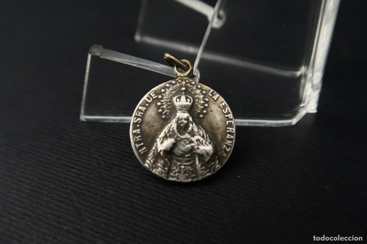 Antig&uuml;edades: Antigua Medalla Religiosa de Plata - Foto 2