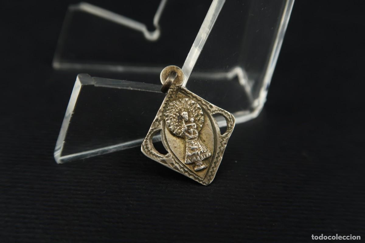 Antig&uuml;edades: Antigua Medalla Religiosa de Plata - Foto 1