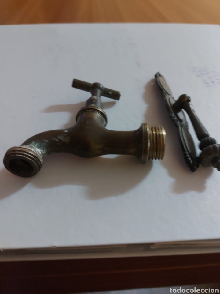 Antiquit&eacute;s: grifo ypomo dearmario