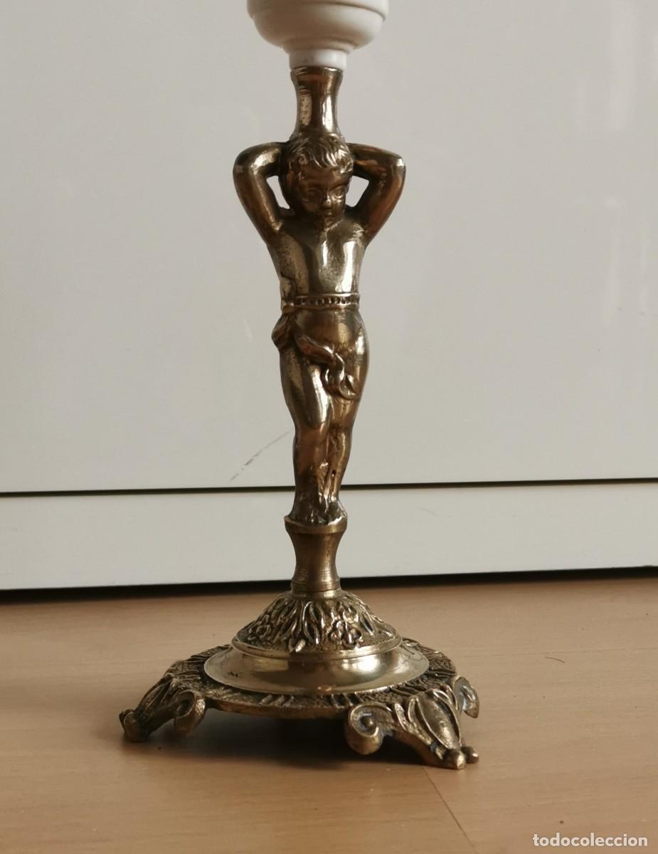 Antig&uuml;edades: PAREJA DE ANTIGUAS LAMPARAS DE BRONCE CON PIE DE QUERUBIN - Foto 3