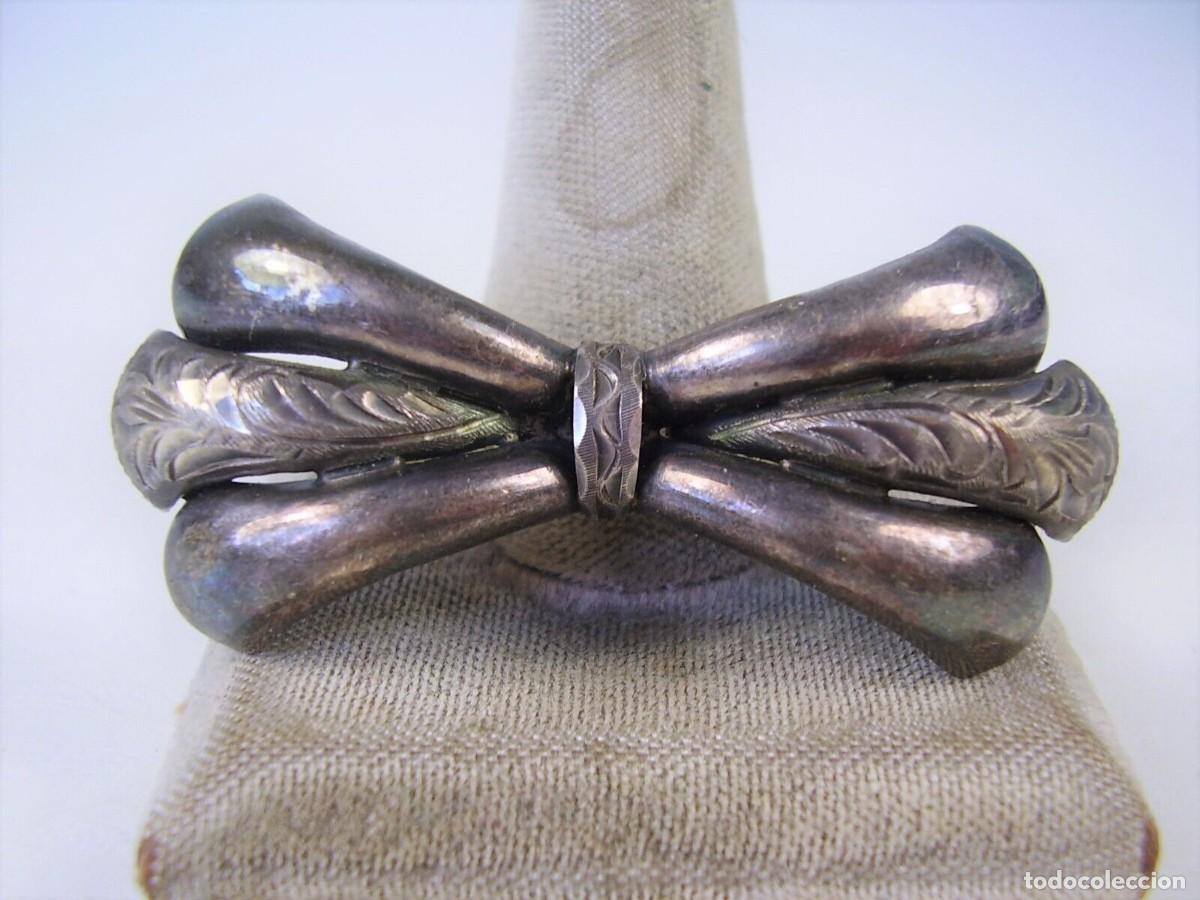 Antig&uuml;edades: Broche plata, a&ntilde;os 20. - Foto 1