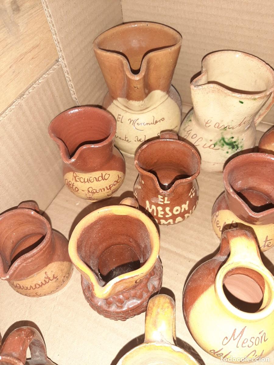 Antig&uuml;edades: Lote 26 jarritas barro arcilla para vino.Jarrita recuerdo.