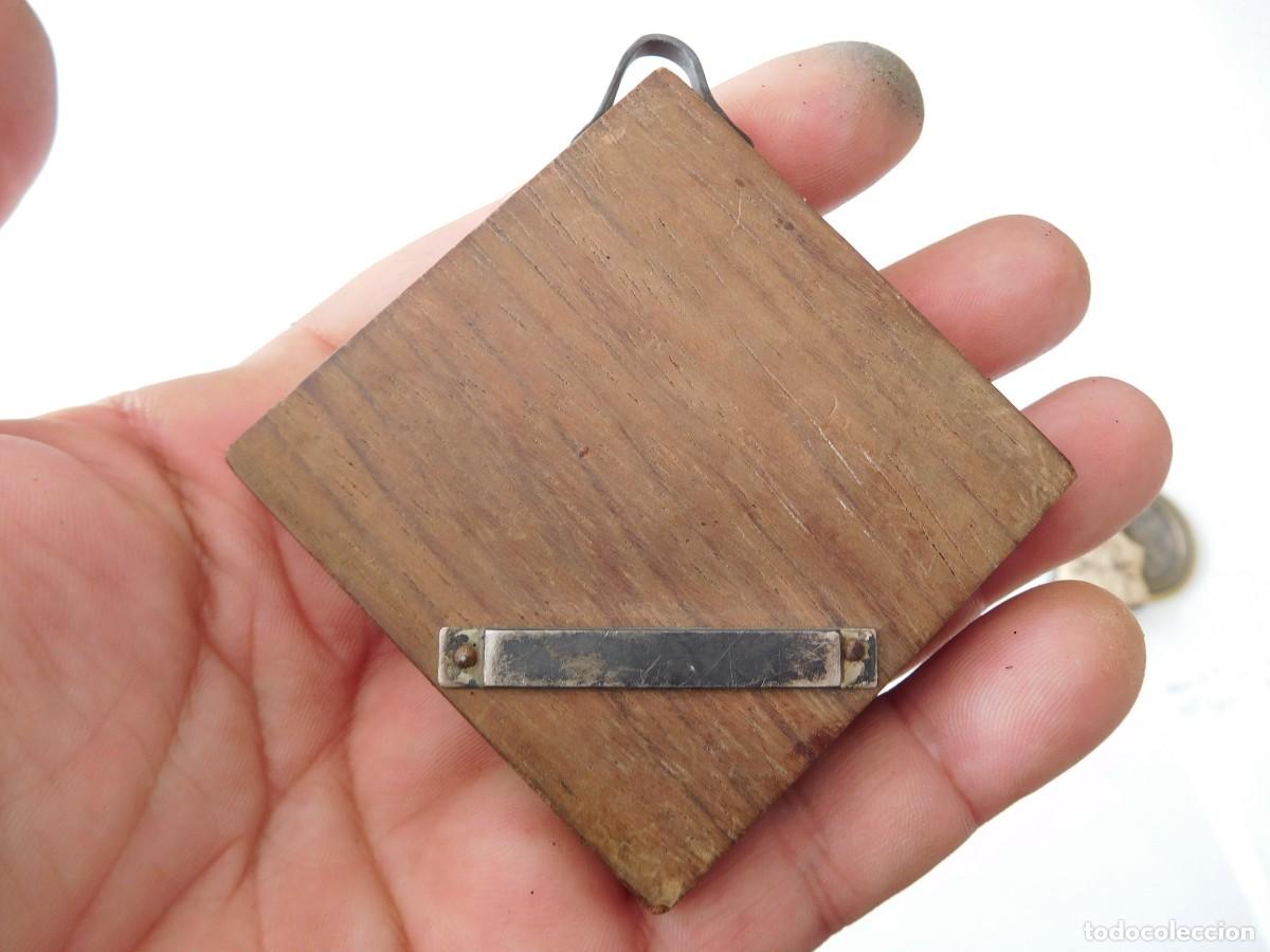 Antig&uuml;edades: Placa religiosa de plata sobre madera vintage - Foto 4