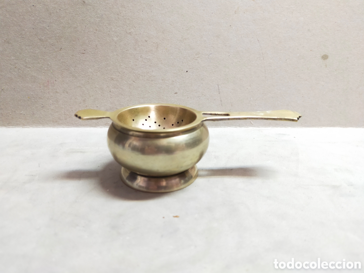 Antig&uuml;edades: COLADOR DE TE EN BRONCE. 2 PIEZAS.