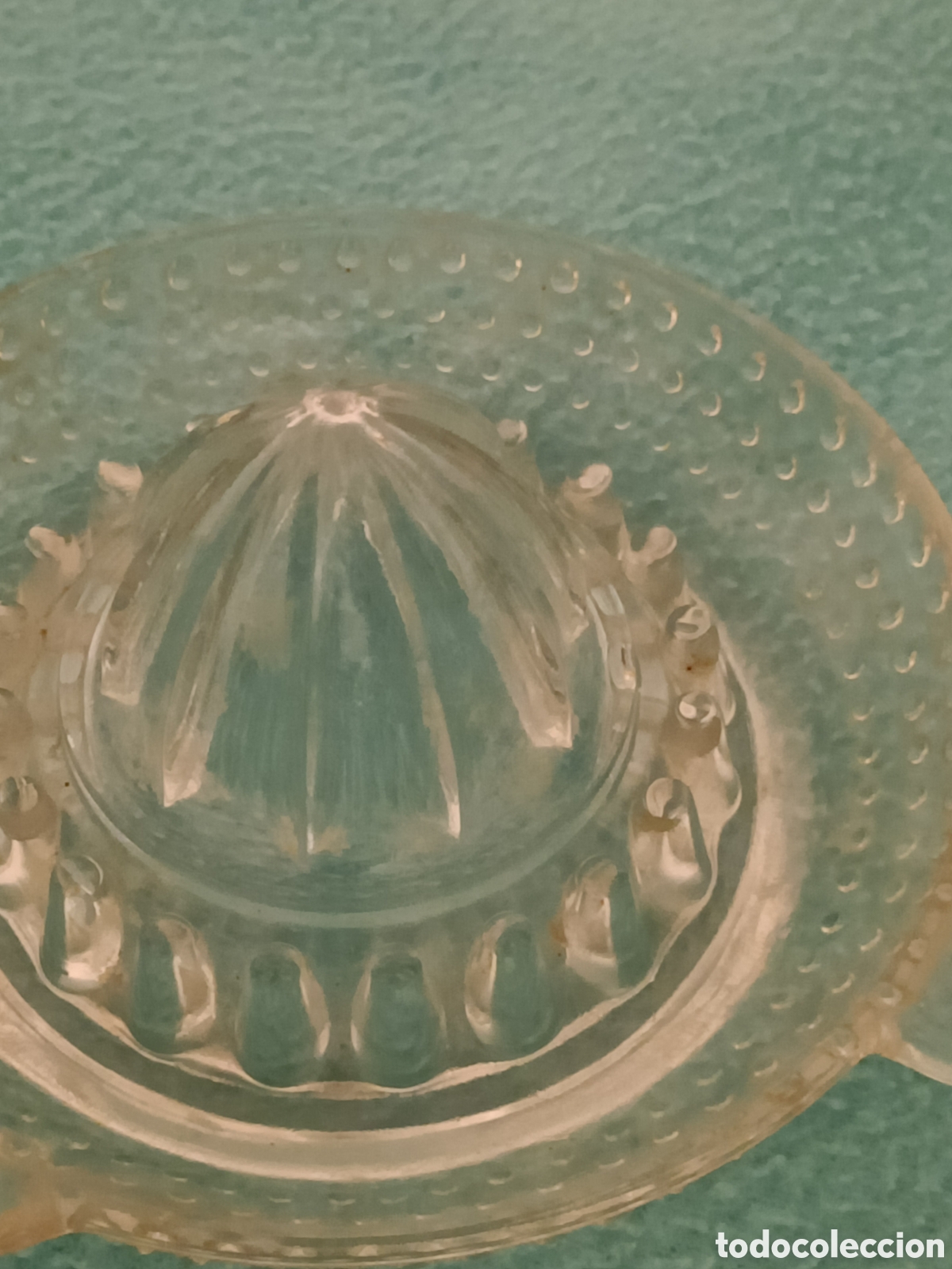 Antig&uuml;edades: Bonito exprimidor cristal - Foto 2