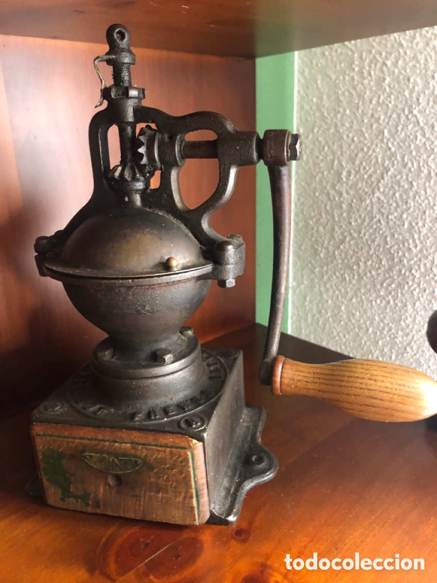 Oggetti Antichi: Antiguo molinillo caf&eacute; sgdg Peugeot Freres Breveten