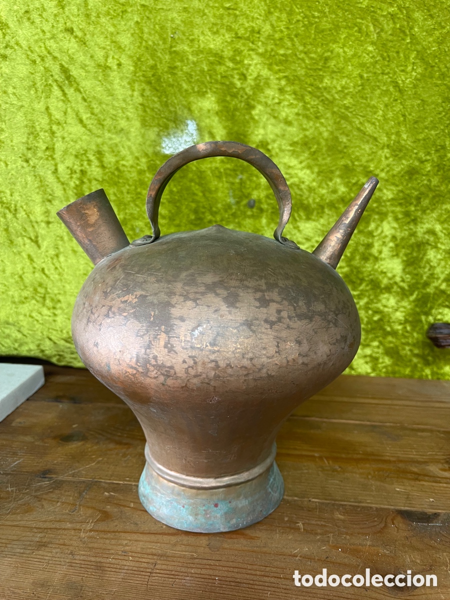 Antig&uuml;edades: Botijo de lat&oacute;n - Foto 4