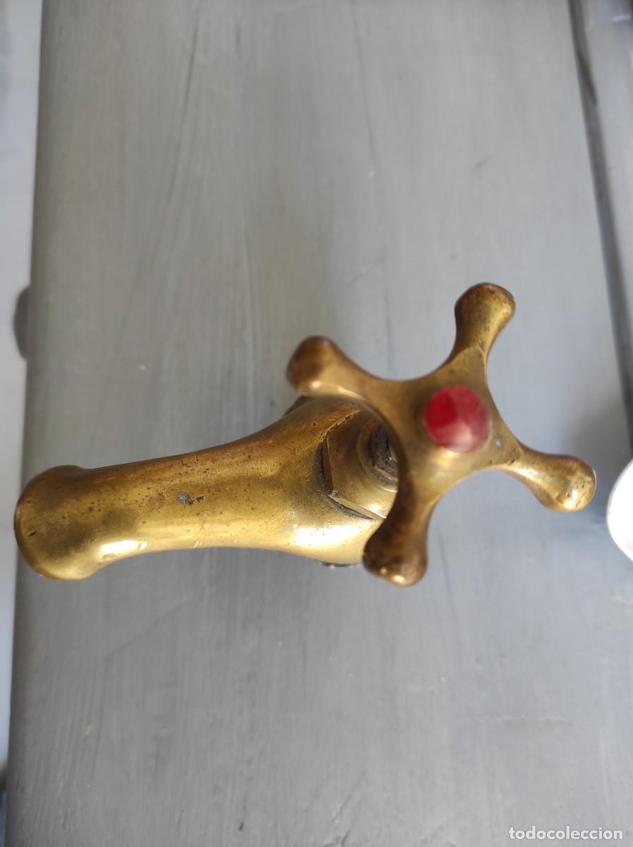 Antig&uuml;edades: Grifo bronce con forma de tim&oacute;n de barco - Foto 1