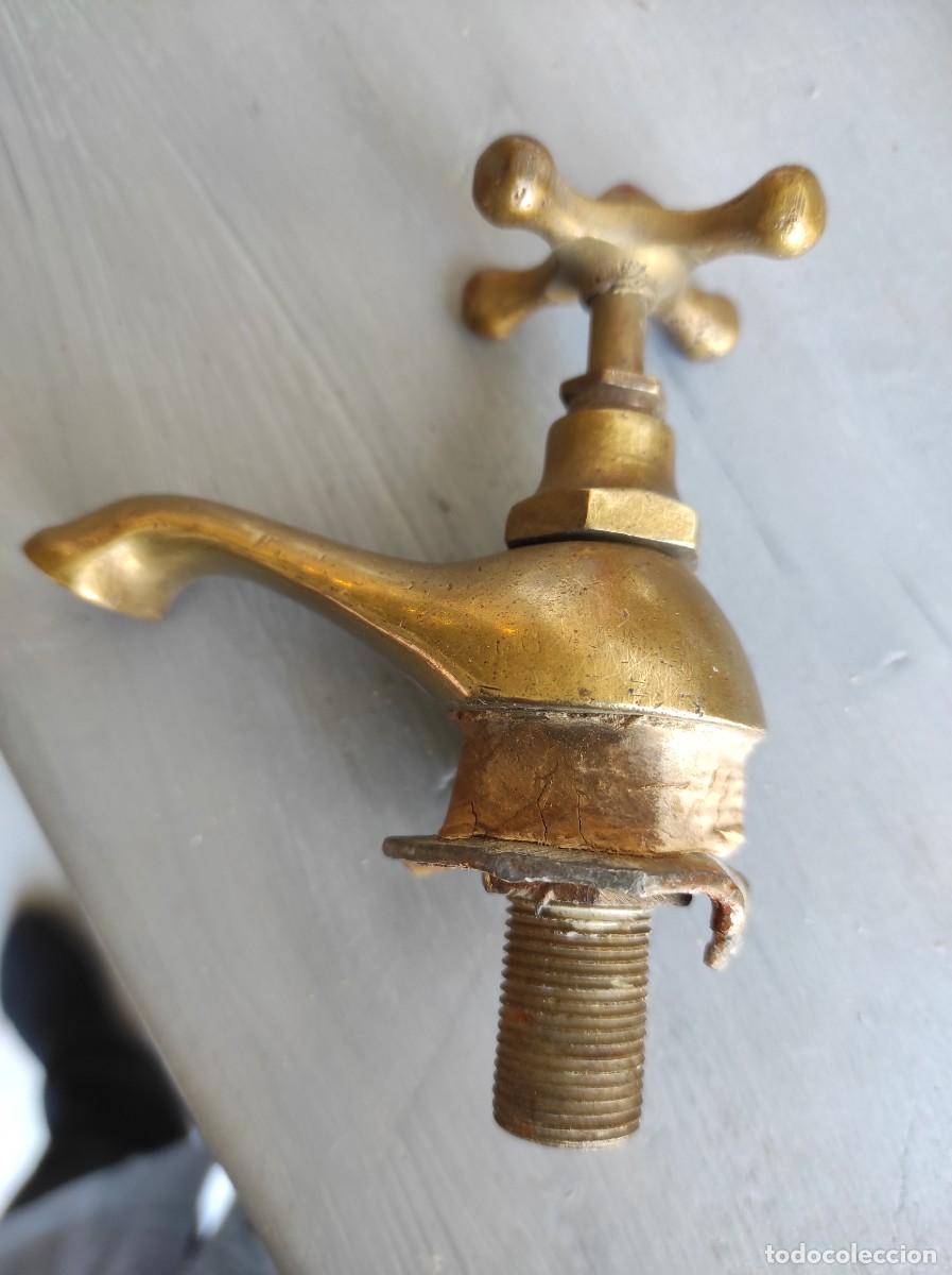 Antig&uuml;edades: Grifo bronce con forma de tim&oacute;n de barco - Foto 2