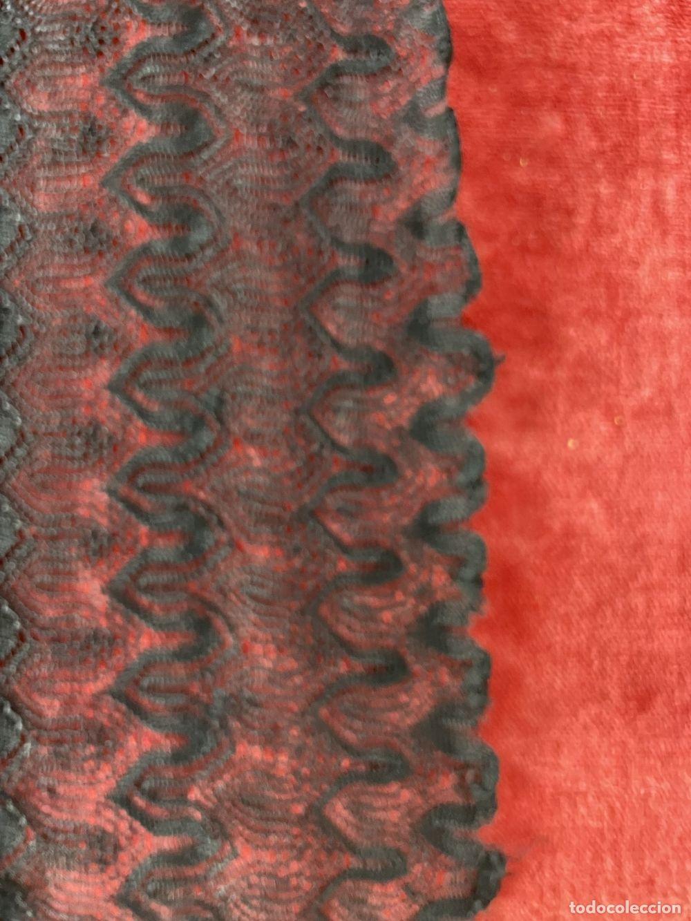 Antig&uuml;edades: MANTILLA RECTANGULAR. BORDADO SEMIMANUAL. ESPA&Ntilde;A. SIGLO XIX - Foto 18