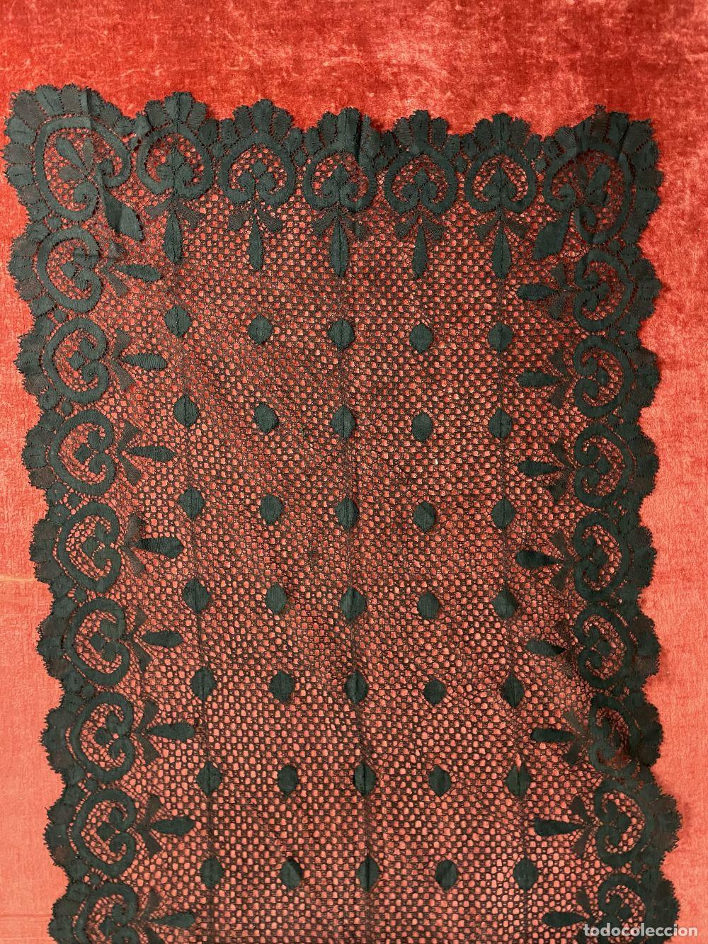 Antig&uuml;edades: MANTILLA RECTANGULAR. BORDADA A MANO. ESPA&Ntilde;A. SIGLO XIX - Foto 3