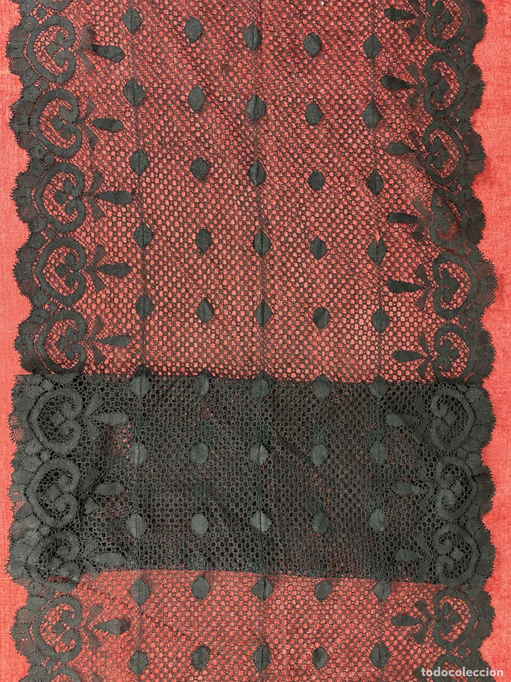 Antig&uuml;edades: MANTILLA RECTANGULAR. BORDADA A MANO. ESPA&Ntilde;A. SIGLO XIX - Foto 4
