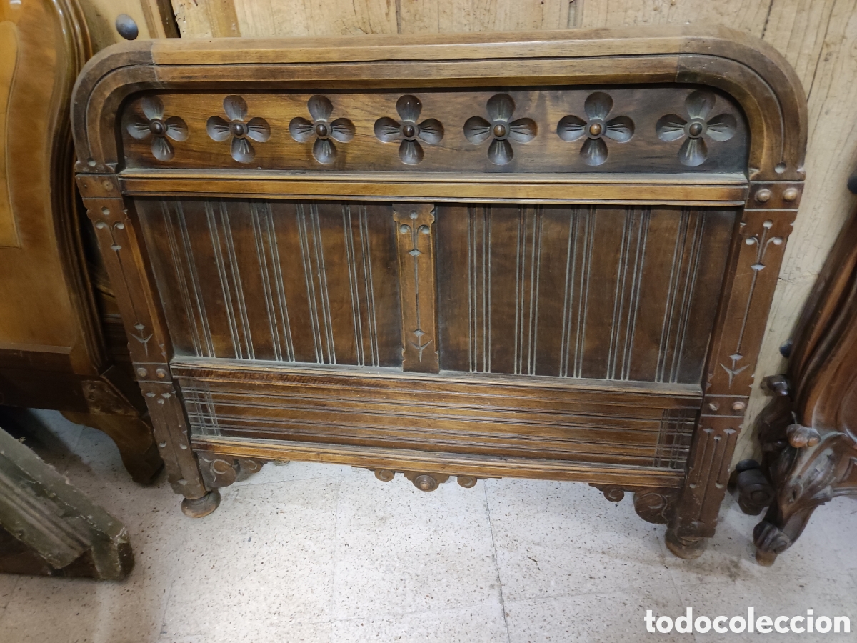 Antig&uuml;edades: Cabecero cama tallado - Foto 1
