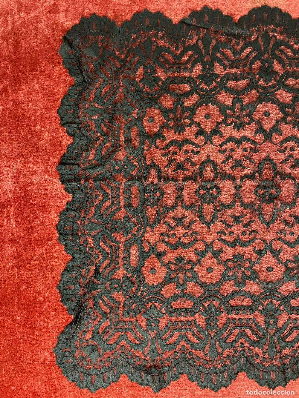 Antig&uuml;edades: MANTILLA RECTANGULAR. BORDADA A MANO. ESPA&Ntilde;A. SIGLO XIX - Foto 6